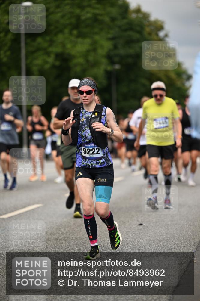 29.06.2025 - hella hamburg halbmarathon Dr. Thomas Lammeyer http://msf.ph/oto/8493962 29.06.2025 10:22:39 Kennedybrücke 1234, 1521, 1820, 2335, 2634, 2821, 3125, 3202, 4123, 4383, 5264, 5266, 5611, 5733, 5909, 6413, 7121, 7413, 7445, 7838, 8067, 8341, 8665, 9222, 9276, 9505, 9844, 10174, 10467, 10502, 10659, 10856, 10908, 10946, 11020 meine-sportfotos.de