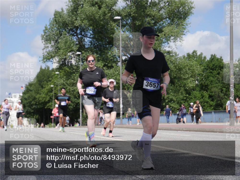29.06.2025 - hella hamburg halbmarathon Luisa Fischer http://msf.ph/oto/8493972 29.06.2025 11:36:09 Kennedybrücke 1560, 16760, 3657, 1560, 3327, 3642, 3657 meine-sportfotos.de
