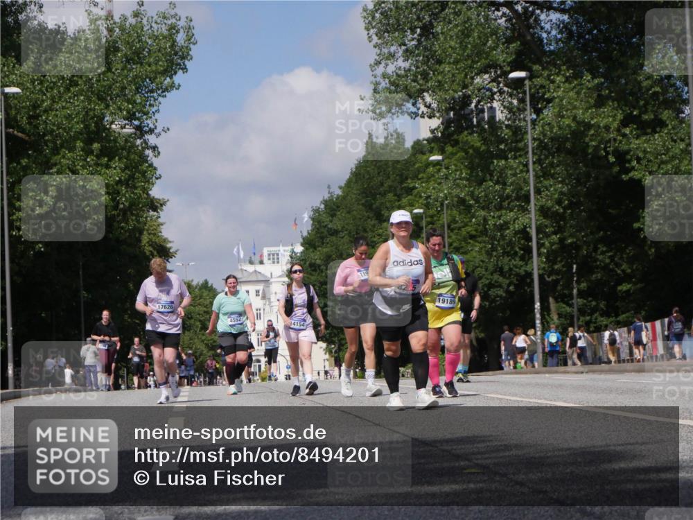 29.06.2025 - hella hamburg halbmarathon Luisa Fischer http://msf.ph/oto/8494201 29.06.2025 11:36:33 Kennedybrücke 17626, 4552, 14154, 119, 19189, 2205, 5768, 8245, 10823 meine-sportfotos.de