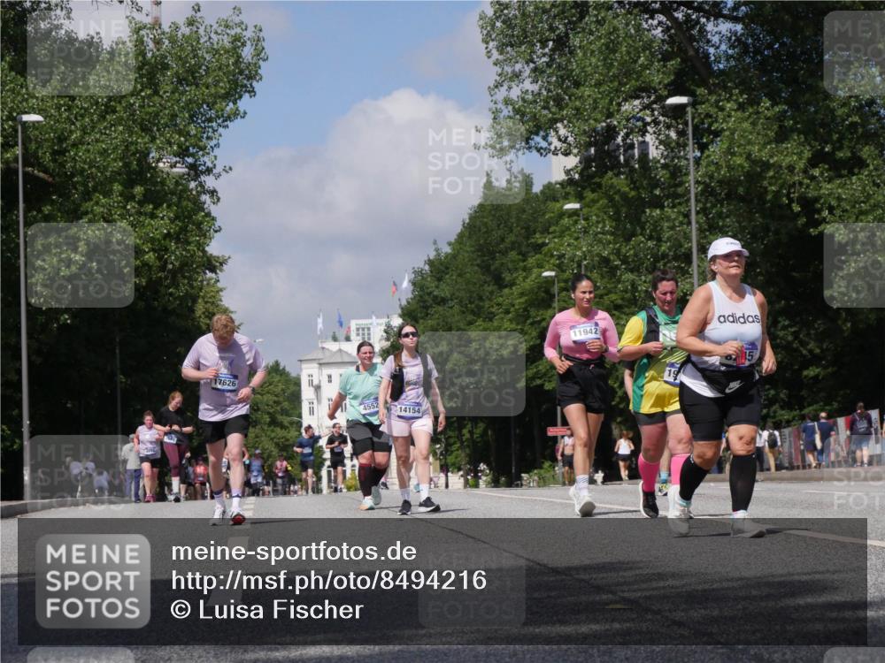 29.06.2025 - hella hamburg halbmarathon Luisa Fischer http://msf.ph/oto/8494216 29.06.2025 11:36:35 Kennedybrücke 17626, 4552, 14154, 11942, 19, 2205, 5768, 8245 meine-sportfotos.de