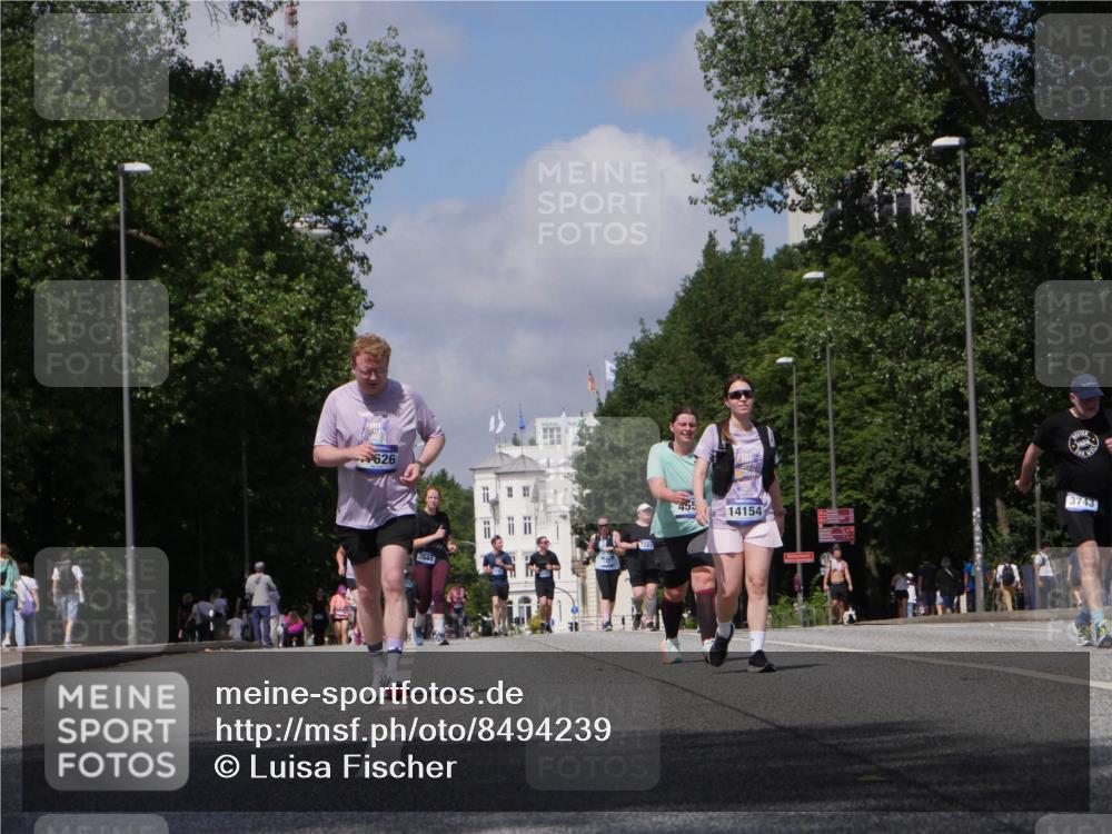 29.06.2025 - hella hamburg halbmarathon Luisa Fischer http://msf.ph/oto/8494239 29.06.2025 11:36:38 Kennedybrücke 247, 626, 455, 14154, 3743, 2205, 5768, 8245 meine-sportfotos.de