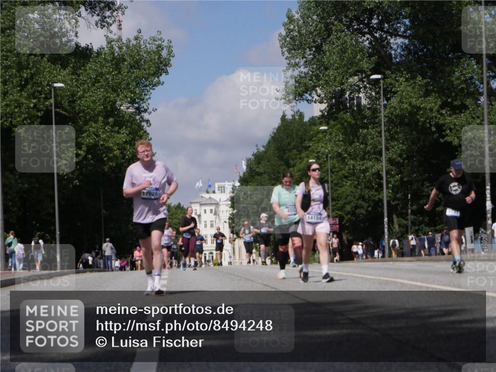 29.06.2025 - hella hamburg halbmarathon Luisa Fischer http://msf.ph/oto/8494248 29.06.2025 11:36:39 Kennedybrücke 17626, 4552, 14154, 3743, 2205, 8245 meine-sportfotos.de