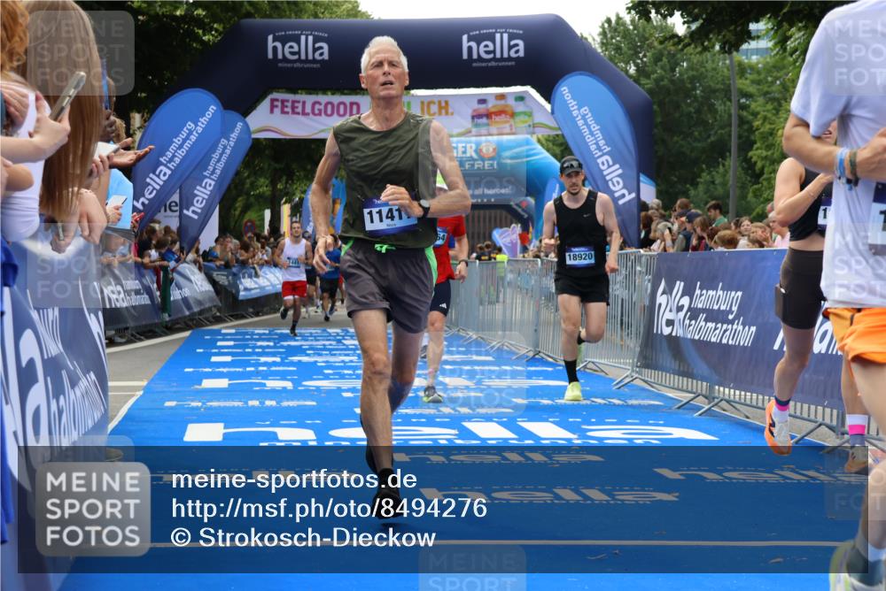 29.06.2025 - hella hamburg halbmarathon Strokosch-Dieckow http://msf.ph/oto/8494276 29.06.2025 10:42:03 Ziel 1441, 5682, 5690, 6593, 7363, 8694, 10216, 11417, 12098, 12292, 13196, 15846, 16677, 17363, 17864, 17926, 18772, 18920, 19046 meine-sportfotos.de