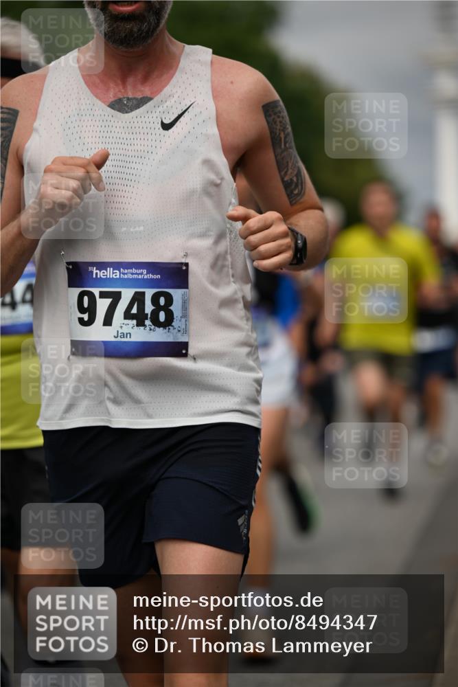 29.06.2025 - hella hamburg halbmarathon Dr. Thomas Lammeyer http://msf.ph/oto/8494347 29.06.2025 10:22:45 Kennedybrücke 1234, 1521, 1820, 2335, 2821, 3125, 3202, 3321, 3591, 3592, 4123, 4383, 5049, 5264, 5266, 5611, 5733, 5909, 5910, 6413, 7121, 7214, 7445, 7454, 8067, 8341, 8665, 8799, 9222, 9276, 9505, 9549, 9658, 10172, 10467, 10502, 10659, 10856, 11020 meine-sportfotos.de