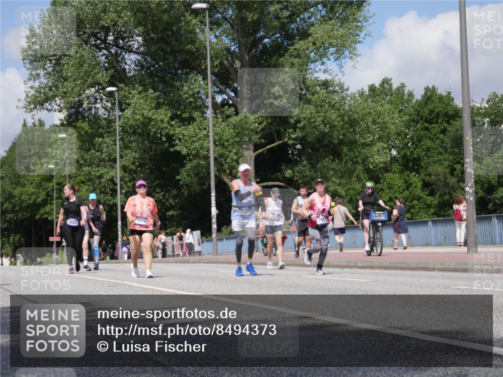 29.06.2025 - hella hamburg halbmarathon Luisa Fischer http://msf.ph/oto/8494373 29.06.2025 11:37:17 Kennedybrücke 11219, 5662, 7102, 7104, 2237, 2240, 2768, 3590, 7102, 7104, 9579, 10424 meine-sportfotos.de