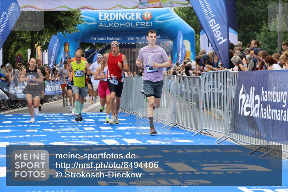 29.06.2025 - hella hamburg halbmarathon Strokosch-Dieckow http://msf.ph/oto/8494406 29.06.2025 10:41:55 Ziel 1169, 5690, 6593, 7092, 7363, 8694, 11417, 11765, 12292, 13196, 15521, 15846, 15935, 16507, 17864, 17926, 18920, 19046 meine-sportfotos.de