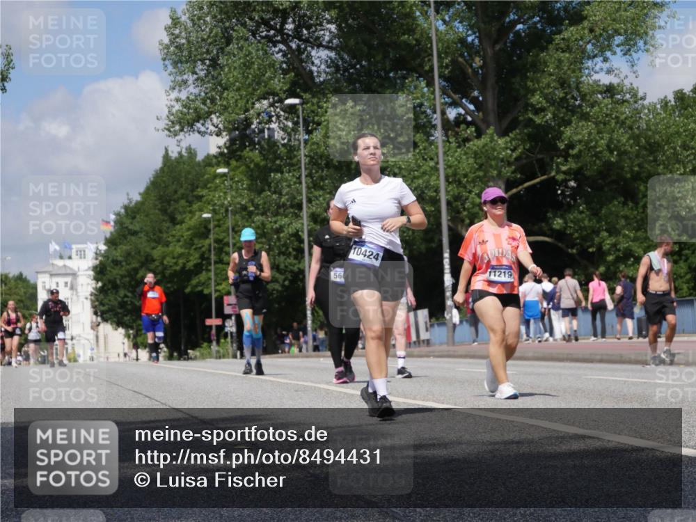 29.06.2025 - hella hamburg halbmarathon Luisa Fischer http://msf.ph/oto/8494431 29.06.2025 11:37:21 Kennedybrücke 56, 10424, 11219, 2240, 3590, 5662, 6340, 7102, 7104, 10424 meine-sportfotos.de