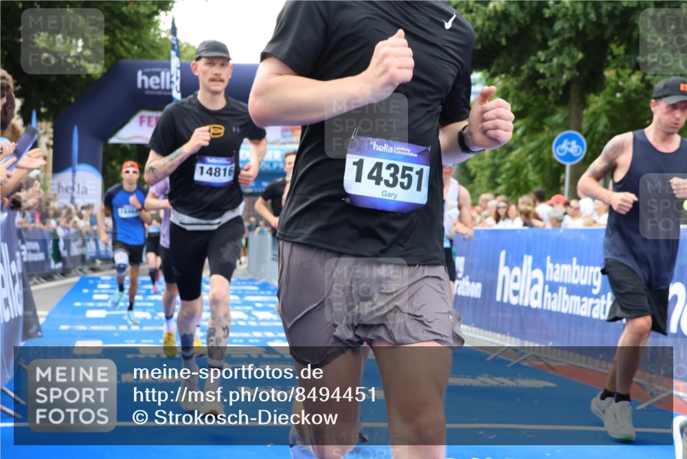 29.06.2025 - hella hamburg halbmarathon Strokosch-Dieckow http://msf.ph/oto/8494451 29.06.2025 10:44:37 Ziel 1468, 1782, 2365, 2402, 3305, 4270, 4991, 5476, 6490, 6495, 7322, 7710, 10669, 12711, 14351, 14798, 14816, 15185, 15233, 15862, 16224, 17097, 17251, 18107, 18437, 18464, 18539, 18560, 18765, 18868, 19206 meine-sportfotos.de