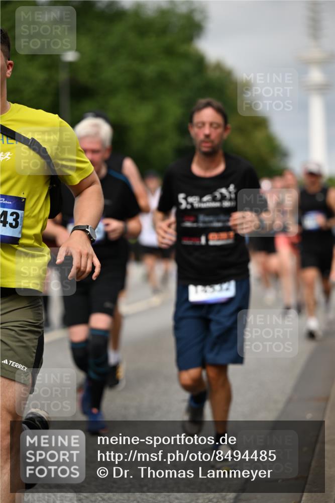 29.06.2025 - hella hamburg halbmarathon Dr. Thomas Lammeyer http://msf.ph/oto/8494485 29.06.2025 10:22:48 Kennedybrücke 1234, 1521, 2335, 2821, 3202, 3321, 3591, 3592, 4123, 4383, 5049, 5264, 5266, 5611, 5733, 5910, 6413, 7121, 7214, 7445, 7454, 8067, 8341, 8665, 8799, 9222, 9276, 9505, 9549, 9658, 10172, 10467, 10502, 10687, 10856, 11020 meine-sportfotos.de