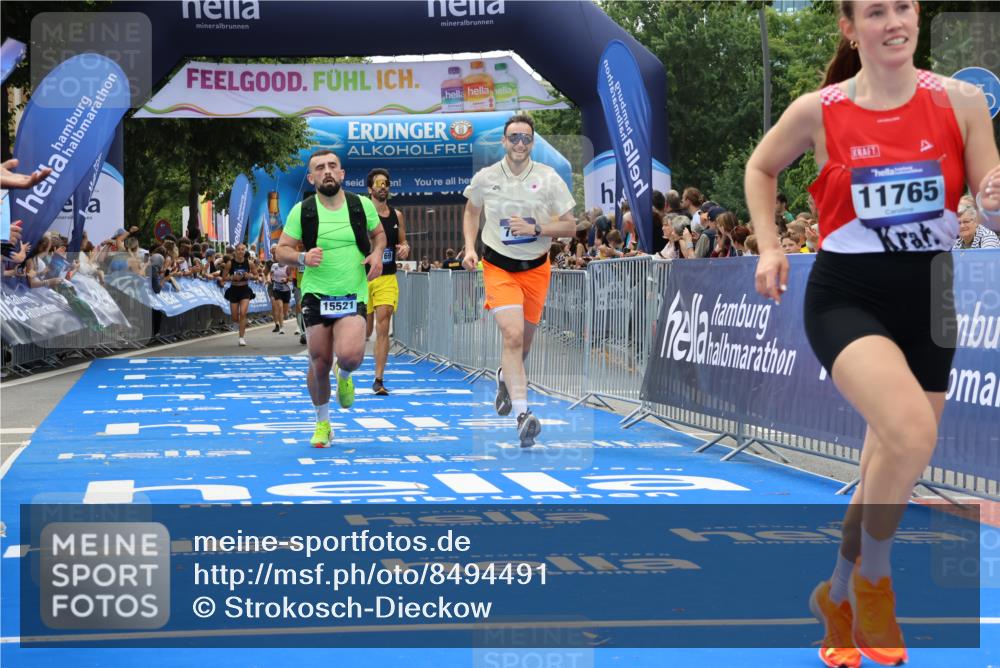 29.06.2025 - hella hamburg halbmarathon Strokosch-Dieckow http://msf.ph/oto/8494491 29.06.2025 10:41:51 Ziel 1169, 1763, 7092, 7363, 8694, 10415, 11765, 14346, 15521, 15935, 16507 meine-sportfotos.de