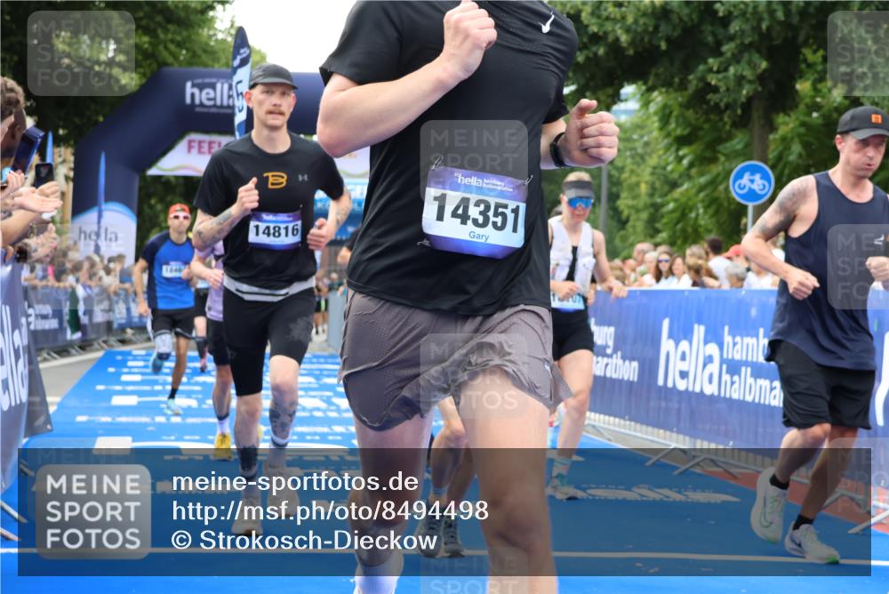 29.06.2025 - hella hamburg halbmarathon Strokosch-Dieckow http://msf.ph/oto/8494498 29.06.2025 10:44:37 Ziel 1468, 1782, 2365, 2402, 3305, 4270, 4991, 5476, 6490, 6495, 7322, 7710, 10669, 12711, 14351, 14798, 14816, 15185, 15233, 15862, 16224, 17097, 17251, 18107, 18437, 18464, 18539, 18560, 18765, 18868, 19206 meine-sportfotos.de