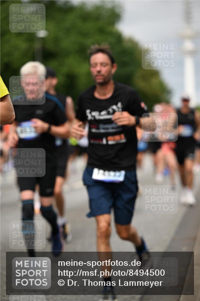 29.06.2025 - hella hamburg halbmarathon Dr. Thomas Lammeyer http://msf.ph/oto/8494500 29.06.2025 10:22:48 Kennedybrücke 1234, 1521, 2335, 2821, 3202, 3321, 3591, 3592, 4123, 4383, 5049, 5264, 5266, 5611, 5733, 5910, 6413, 7121, 7214, 7445, 7454, 8067, 8341, 8665, 8799, 9222, 9276, 9505, 9549, 9658, 10172, 10467, 10502, 10687, 10856, 11020 meine-sportfotos.de