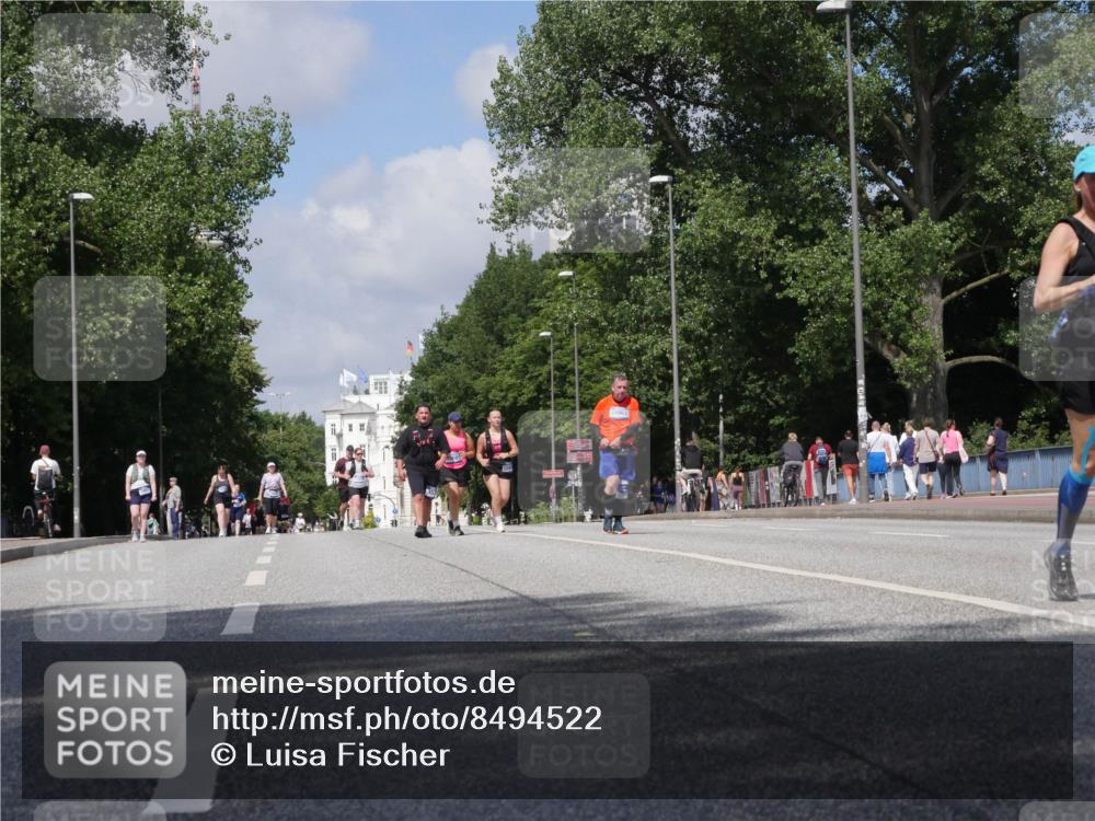 29.06.2025 - hella hamburg halbmarathon Luisa Fischer http://msf.ph/oto/8494522 29.06.2025 11:37:28 Kennedybrücke 10061, 1567, 5662, 6340, 7102, 7104, 10424 meine-sportfotos.de