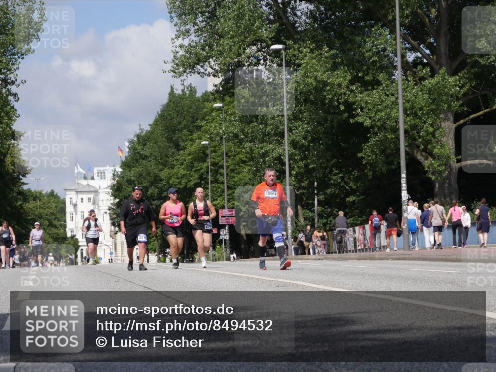 29.06.2025 - hella hamburg halbmarathon Luisa Fischer http://msf.ph/oto/8494532 29.06.2025 11:37:29 Kennedybrücke 35, 124, 10061, 1567, 5662, 6340, 7102, 10424 meine-sportfotos.de