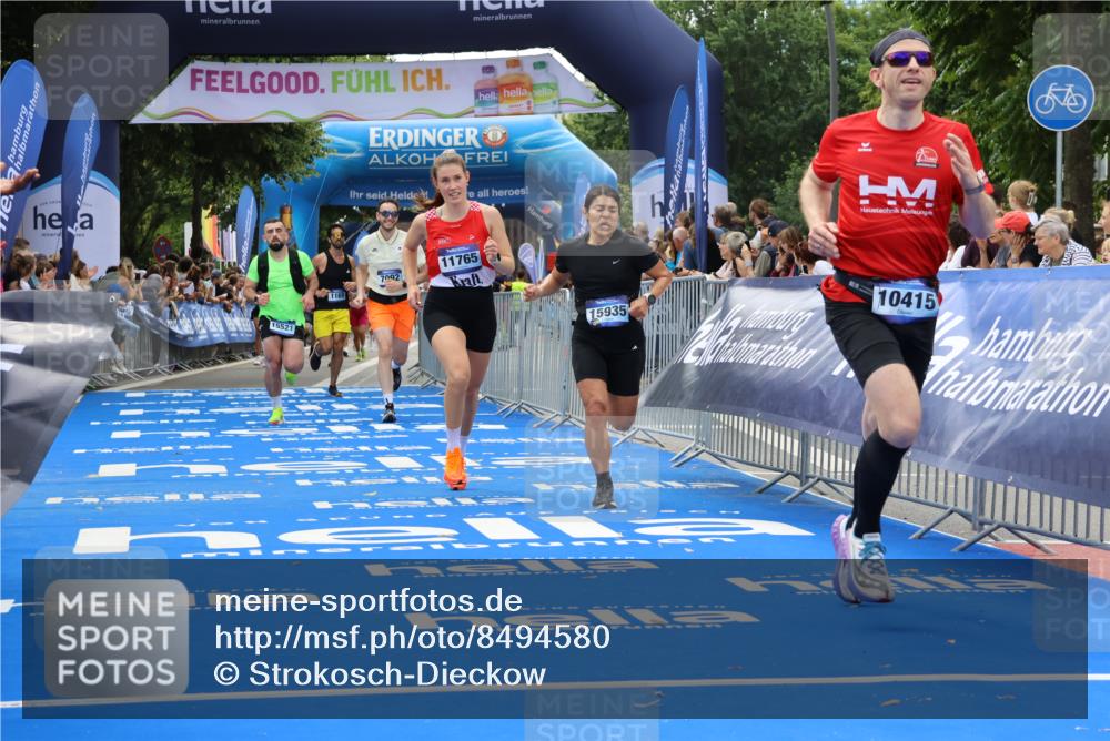 29.06.2025 - hella hamburg halbmarathon Strokosch-Dieckow http://msf.ph/oto/8494580 29.06.2025 10:41:49 Ziel 1169, 1512, 1763, 7092, 10415, 11765, 14346, 15521, 15535, 15935, 16507 meine-sportfotos.de
