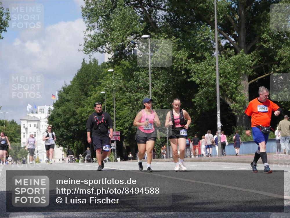29.06.2025 - hella hamburg halbmarathon Luisa Fischer http://msf.ph/oto/8494588 29.06.2025 11:37:35 Kennedybrücke 13017, 3576, 13085, 1245, 10061, 1567 meine-sportfotos.de
