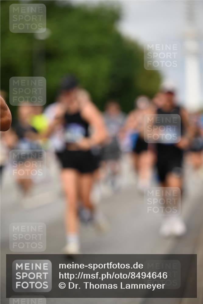 29.06.2025 - hella hamburg halbmarathon Dr. Thomas Lammeyer http://msf.ph/oto/8494646 29.06.2025 10:22:50 Kennedybrücke 1234, 1521, 2335, 2821, 3202, 3321, 3591, 3592, 4123, 4383, 5049, 5264, 5266, 5611, 5733, 5910, 6413, 7121, 7214, 7445, 7454, 8067, 8341, 8665, 8799, 9222, 9276, 9505, 9549, 9658, 10172, 10467, 10502, 10687, 10856, 11020 meine-sportfotos.de