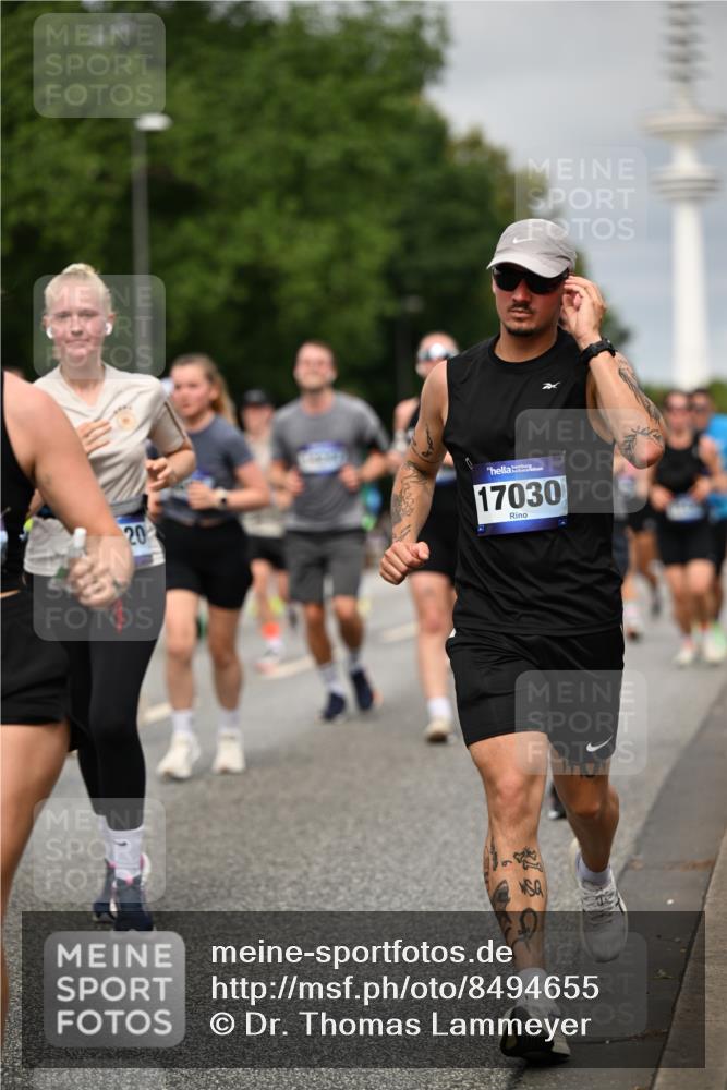 29.06.2025 - hella hamburg halbmarathon Dr. Thomas Lammeyer http://msf.ph/oto/8494655 29.06.2025 10:22:51 Kennedybrücke 1234, 1521, 2096, 2335, 2821, 3202, 3321, 3591, 3592, 4123, 4383, 5049, 5264, 5266, 5611, 5733, 5910, 6413, 6482, 7121, 7214, 7445, 7454, 8067, 8341, 8665, 8799, 9222, 9276, 9505, 9549, 9658, 9964, 10172, 10467, 10502, 10687, 10856, 11020 meine-sportfotos.de