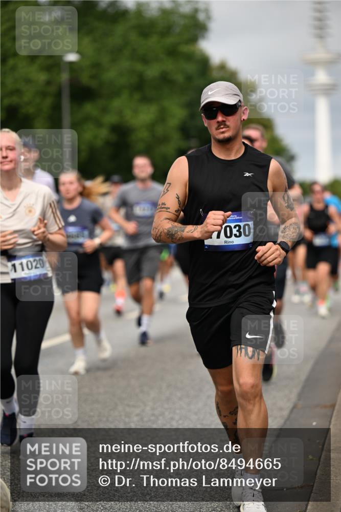 29.06.2025 - hella hamburg halbmarathon Dr. Thomas Lammeyer http://msf.ph/oto/8494665 29.06.2025 10:22:51 Kennedybrücke 1234, 1521, 2096, 2335, 2821, 3202, 3321, 3591, 3592, 4123, 4383, 5049, 5264, 5266, 5611, 5733, 5910, 6413, 6482, 7121, 7214, 7445, 7454, 8067, 8341, 8665, 8799, 9222, 9276, 9505, 9549, 9658, 9964, 10172, 10467, 10502, 10687, 10856, 11020 meine-sportfotos.de