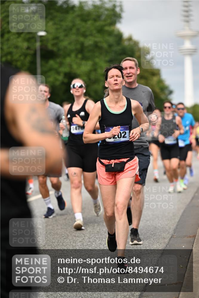 29.06.2025 - hella hamburg halbmarathon Dr. Thomas Lammeyer http://msf.ph/oto/8494674 29.06.2025 10:22:52 Kennedybrücke 1234, 1521, 2096, 2335, 2821, 3202, 3321, 3591, 3592, 4123, 4383, 4845, 5049, 5264, 5266, 5611, 5733, 5910, 6413, 6477, 6482, 7121, 7214, 7445, 7454, 8067, 8341, 8665, 8799, 9222, 9276, 9505, 9549, 9658, 9964, 10172, 10467, 10502, 10687, 10856, 11020 meine-sportfotos.de