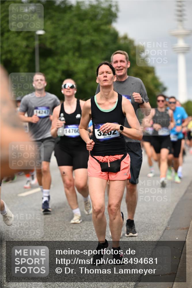 29.06.2025 - hella hamburg halbmarathon Dr. Thomas Lammeyer http://msf.ph/oto/8494681 29.06.2025 10:22:53 Kennedybrücke 1234, 1521, 2096, 2335, 2821, 3202, 3321, 3591, 3592, 4123, 4383, 4718, 4845, 5049, 5264, 5266, 5611, 5733, 5910, 6413, 6477, 6482, 7121, 7214, 7445, 7454, 8067, 8665, 8799, 9222, 9276, 9505, 9549, 9658, 9964, 10172, 10467, 10502, 10687, 10856, 11020 meine-sportfotos.de