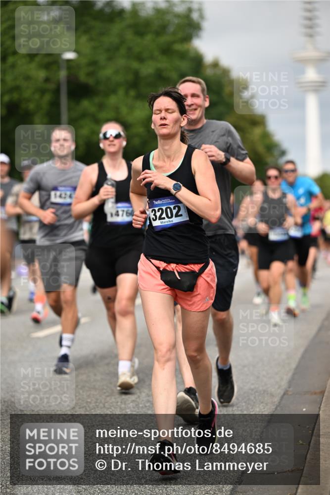 29.06.2025 - hella hamburg halbmarathon Dr. Thomas Lammeyer http://msf.ph/oto/8494685 29.06.2025 10:22:53 Kennedybrücke 1234, 1521, 2096, 2335, 2821, 3202, 3321, 3591, 3592, 4123, 4383, 4718, 4845, 5049, 5264, 5266, 5611, 5733, 5910, 6413, 6477, 6482, 7121, 7214, 7445, 7454, 8067, 8665, 8799, 9222, 9276, 9505, 9549, 9658, 9964, 10172, 10467, 10502, 10687, 10856, 11020 meine-sportfotos.de