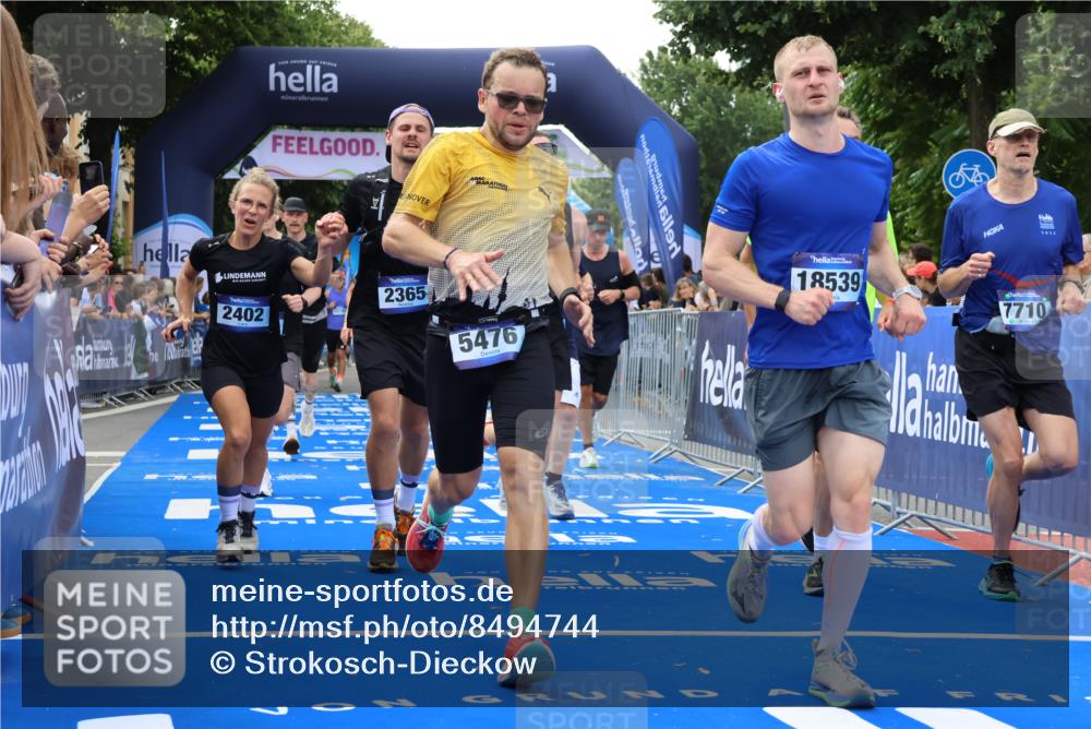 29.06.2025 - hella hamburg halbmarathon Strokosch-Dieckow http://msf.ph/oto/8494744 29.06.2025 10:44:35 Ziel 1468, 1782, 2365, 2402, 3305, 4991, 5476, 6490, 6495, 7322, 7710, 8928, 10669, 12554, 12711, 14351, 14464, 14798, 14816, 15185, 15233, 15862, 16224, 17097, 18107, 18437, 18464, 18539, 18560, 18765, 18868, 19206 meine-sportfotos.de