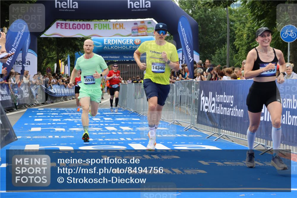 29.06.2025 - hella hamburg halbmarathon Strokosch-Dieckow http://msf.ph/oto/8494756 29.06.2025 10:41:45 Ziel 1169, 1512, 1763, 7092, 9640, 10415, 11765, 14346, 15521, 15535, 15935 meine-sportfotos.de