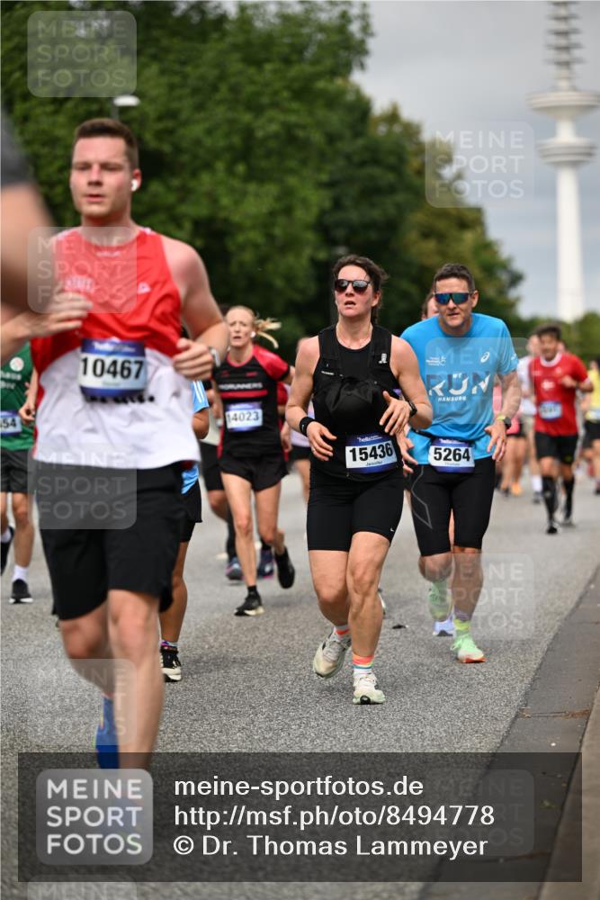 29.06.2025 - hella hamburg halbmarathon Dr. Thomas Lammeyer http://msf.ph/oto/8494778 29.06.2025 10:22:55 Kennedybrücke 1234, 1521, 2096, 2335, 3202, 3321, 3591, 3592, 4123, 4383, 4718, 4845, 5049, 5264, 5266, 5611, 5733, 5910, 6194, 6413, 6477, 6482, 7121, 7214, 7445, 7454, 8067, 8665, 8799, 9276, 9505, 9549, 9658, 9756, 9757, 9964, 10037, 10172, 10467, 10502, 10687, 10816, 10856, 11020 meine-sportfotos.de