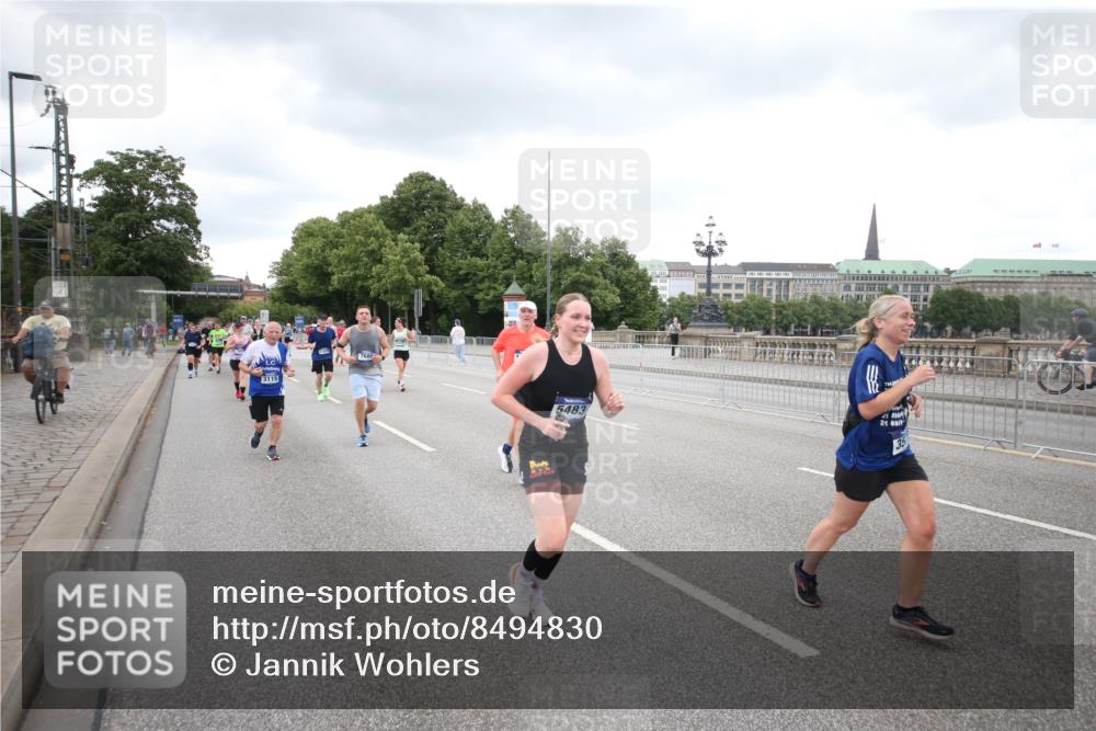 29.06.2025 - hella hamburg halbmarathon Jannik Wohlers http://msf.ph/oto/8494830 29.06.2025 10:55:01 Lombardsbrücke 1873, 1917, 3115, 3157, 3577, 4039, 4628, 5040, 5483, 5487, 7219, 7680, 8519, 8626, 9614, 9618, 9857, 9858, 10559, 10885, 11109, 12902, 13098, 13230, 14727, 15152, 15160, 15843, 16267, 16385, 16533, 16855, 17019, 17396, 18670, 18972, 19199 meine-sportfotos.de