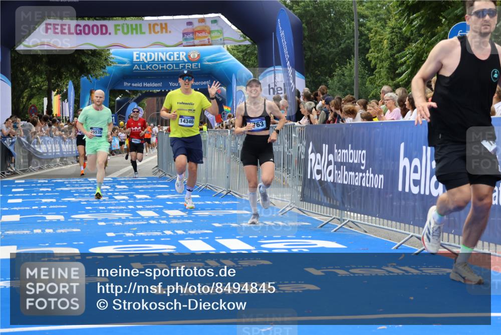 29.06.2025 - hella hamburg halbmarathon Strokosch-Dieckow http://msf.ph/oto/8494845 29.06.2025 10:41:43 Ziel 1512, 1763, 7092, 9640, 10415, 11765, 13714, 14346, 15535, 15935 meine-sportfotos.de