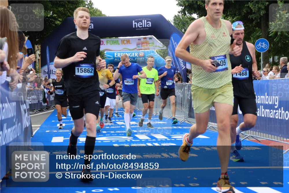 29.06.2025 - hella hamburg halbmarathon Strokosch-Dieckow http://msf.ph/oto/8494859 29.06.2025 10:44:33 Ziel 1057, 1468, 1782, 2365, 2402, 3305, 4991, 5476, 6490, 6495, 7322, 7710, 8928, 10669, 12554, 12711, 14351, 14464, 14667, 14798, 14816, 15862, 16224, 17097, 17729, 18107, 18437, 18464, 18539, 18560, 18765, 18868, 19206 meine-sportfotos.de