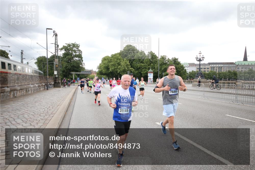 29.06.2025 - hella hamburg halbmarathon Jannik Wohlers http://msf.ph/oto/8494873 29.06.2025 10:55:03 Lombardsbrücke 1616, 1873, 1917, 3115, 3157, 3577, 4628, 5040, 5483, 5487, 7548, 7680, 8626, 9614, 9618, 9857, 9858, 10559, 10885, 11109, 12902, 13098, 13230, 14727, 15152, 15160, 16267, 16385, 16533, 16855, 17019, 17396, 18670, 18972 meine-sportfotos.de