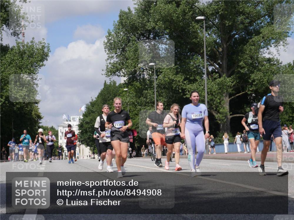 29.06.2025 - hella hamburg halbmarathon Luisa Fischer http://msf.ph/oto/8494908 29.06.2025 11:39:03 Kennedybrücke 11387, 1871, 3950, 1437, 1857, 10022, 3801, 2223, 3801, 3930, 3950, 10022 meine-sportfotos.de
