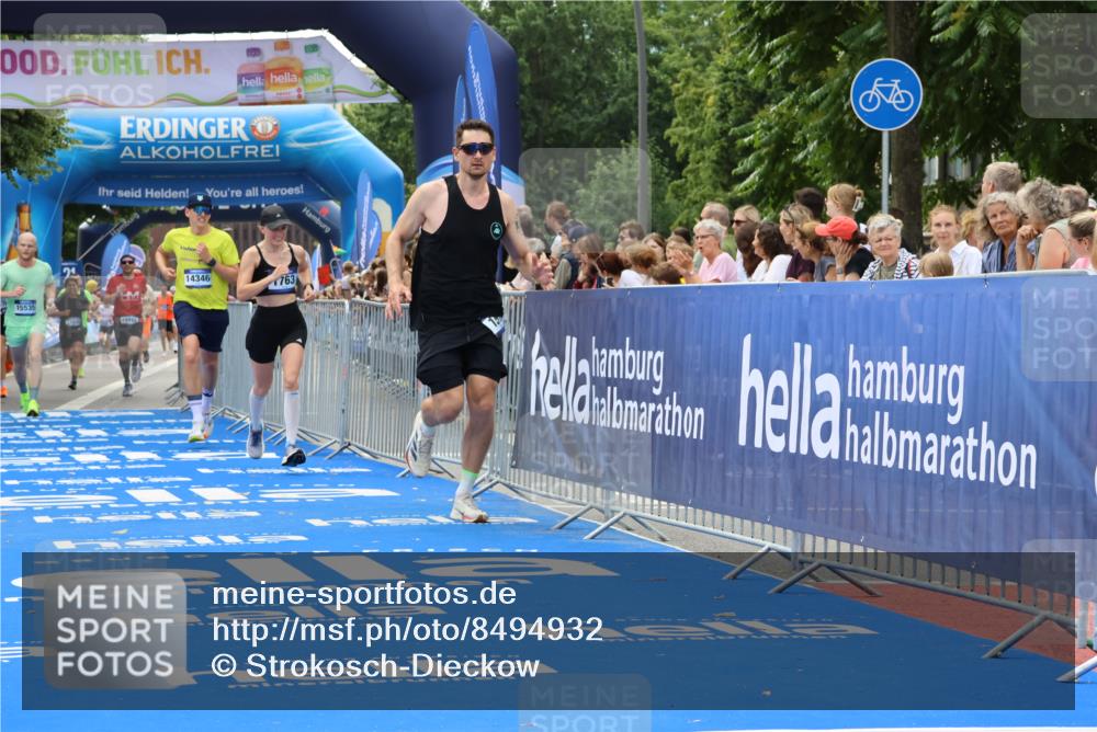 29.06.2025 - hella hamburg halbmarathon Strokosch-Dieckow http://msf.ph/oto/8494932 29.06.2025 10:41:42 Ziel 1512, 1763, 9640, 10415, 11765, 13714, 14346, 15535, 15935 meine-sportfotos.de