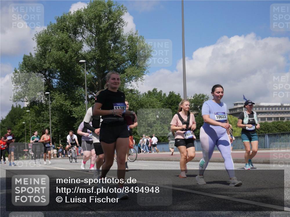 29.06.2025 - hella hamburg halbmarathon Luisa Fischer http://msf.ph/oto/8494948 29.06.2025 11:39:07 Kennedybrücke 1871, 1350, 11387, 1857, 10022, 3, 1871, 2223, 3801, 3930, 3950, 10022 meine-sportfotos.de