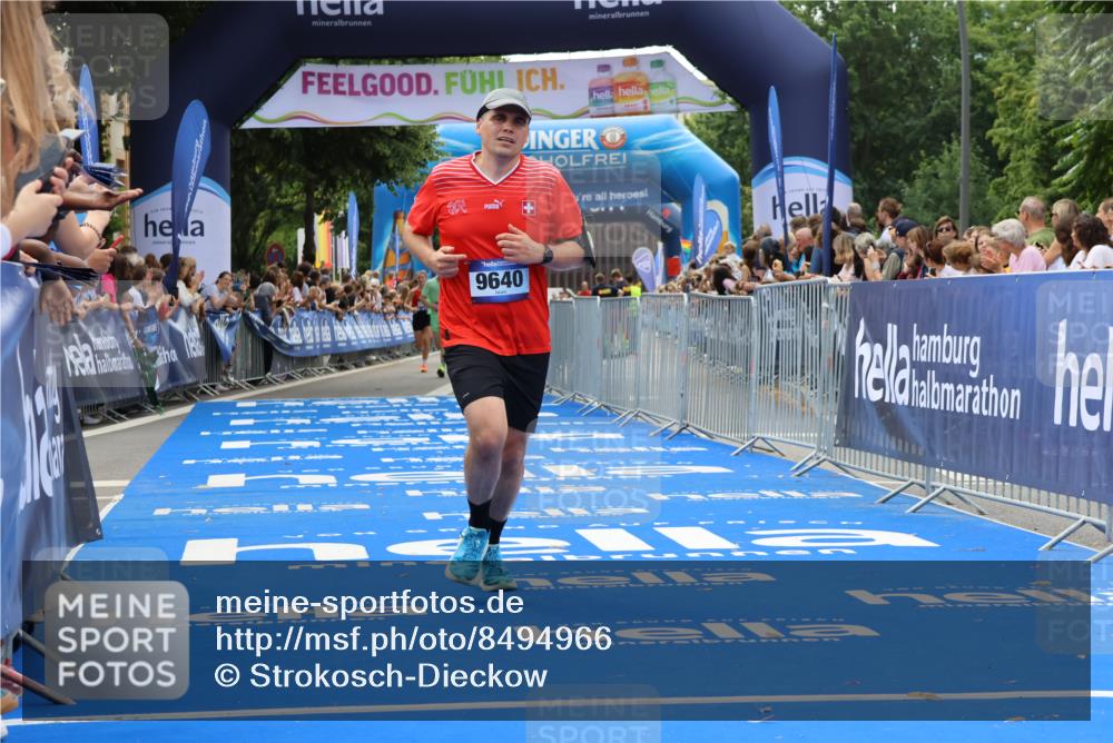 29.06.2025 - hella hamburg halbmarathon Strokosch-Dieckow http://msf.ph/oto/8494966 29.06.2025 10:41:39 Ziel 1512, 1763, 9640, 9885, 10894, 13714, 14275, 14346, 15535, 16084, 18442, 18491 meine-sportfotos.de