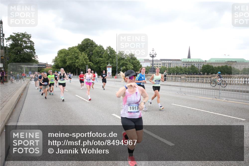 29.06.2025 - hella hamburg halbmarathon Jannik Wohlers http://msf.ph/oto/8494967 29.06.2025 10:55:06 Lombardsbrücke 1616, 1873, 1917, 3115, 3157, 3577, 4628, 5040, 5483, 5487, 7548, 7680, 8626, 9614, 9618, 9857, 9858, 10094, 10559, 10885, 11109, 12902, 13230, 14727, 15081, 15152, 16267, 16385, 16533, 16855, 17019, 17396, 18670, 18972 meine-sportfotos.de