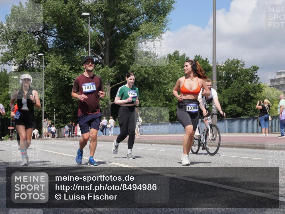 29.06.2025 - hella hamburg halbmarathon Luisa Fischer http://msf.ph/oto/8494986 29.06.2025 11:39:13 Kennedybrücke 50, 1871, 13307, 13306, 1871, 3801, 3930, 3950, 9177, 9251, 9650, 10022 meine-sportfotos.de