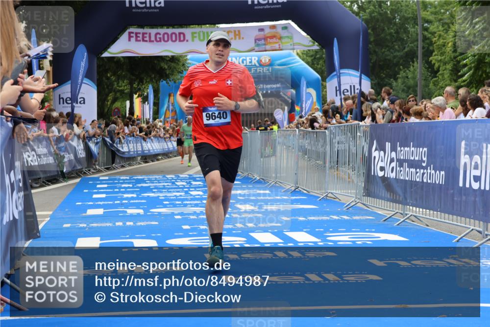 29.06.2025 - hella hamburg halbmarathon Strokosch-Dieckow http://msf.ph/oto/8494987 29.06.2025 10:41:40 Ziel 1512, 1763, 9640, 9885, 10415, 13714, 14346, 15535, 16084, 18491 meine-sportfotos.de