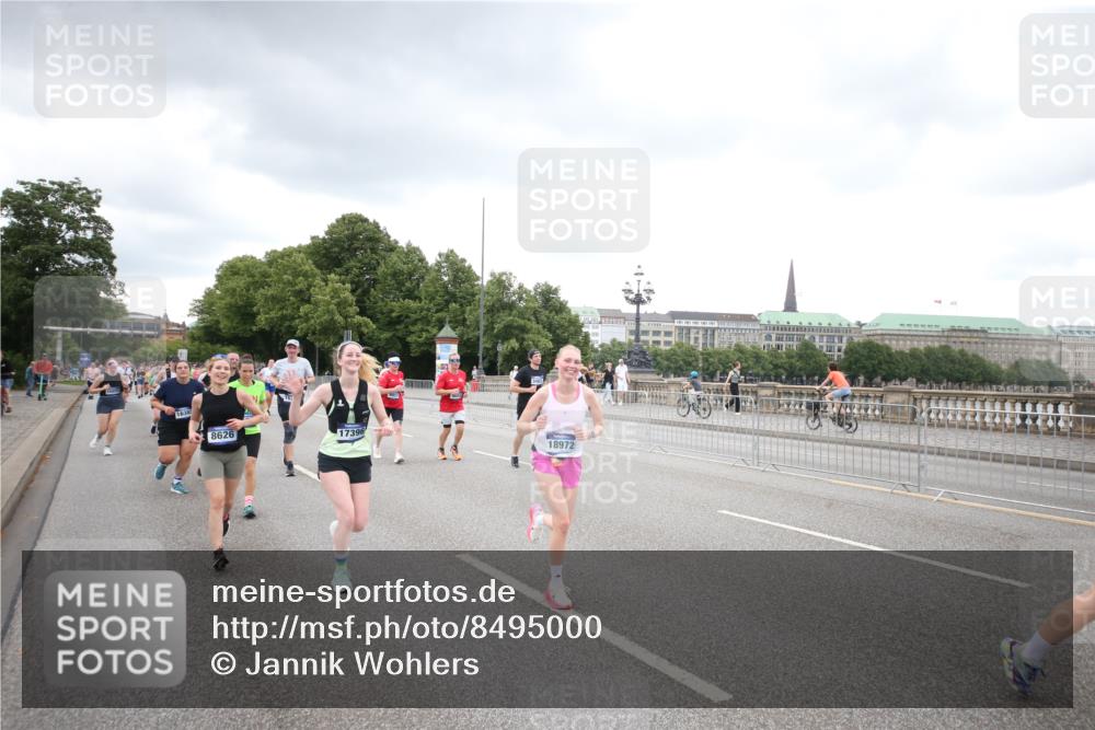 29.06.2025 - hella hamburg halbmarathon Jannik Wohlers http://msf.ph/oto/8495000 29.06.2025 10:55:07 Lombardsbrücke 1616, 1873, 1917, 3115, 3157, 3244, 3577, 4628, 5040, 5483, 5487, 7548, 7680, 8527, 8626, 9614, 9618, 9857, 9858, 10094, 10559, 10885, 11109, 12902, 14727, 15081, 16267, 16385, 16533, 16855, 17019, 17396, 18670, 18972 meine-sportfotos.de