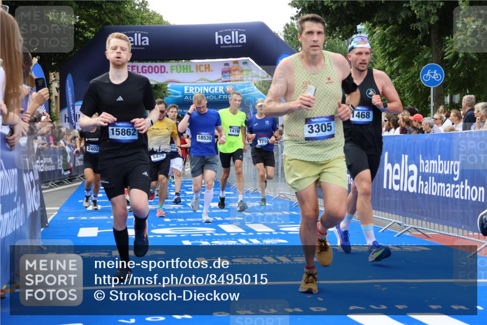 29.06.2025 - hella hamburg halbmarathon Strokosch-Dieckow http://msf.ph/oto/8495015 29.06.2025 10:44:33 Ziel 1057, 1468, 1782, 2365, 2402, 3305, 4991, 5476, 6490, 6495, 7322, 7710, 8928, 10669, 12554, 12711, 14351, 14464, 14667, 14798, 14816, 15862, 16224, 17097, 17729, 18107, 18437, 18464, 18539, 18560, 18765, 18868, 19206 meine-sportfotos.de