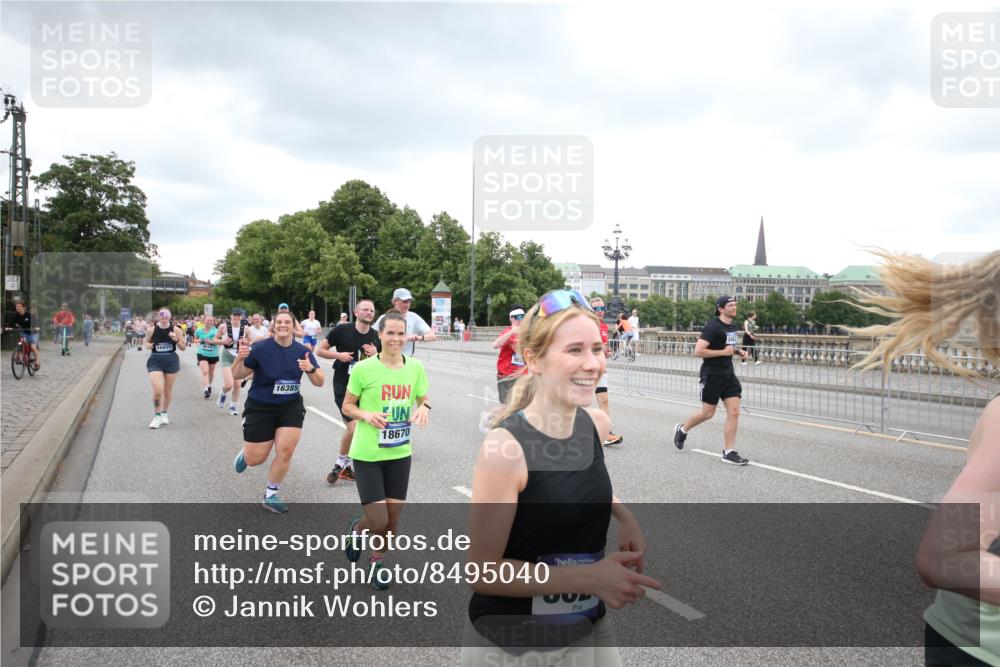 29.06.2025 - hella hamburg halbmarathon Jannik Wohlers http://msf.ph/oto/8495040 29.06.2025 10:55:09 Lombardsbrücke 1616, 1873, 1917, 3115, 3244, 5222, 5483, 5487, 7548, 7680, 8527, 8626, 9614, 9618, 9857, 9858, 10094, 10559, 10593, 10885, 11109, 12695, 12902, 14727, 15081, 15116, 16267, 16336, 16385, 16533, 16855, 16926, 17019, 17392, 17396, 18670, 18972 meine-sportfotos.de
