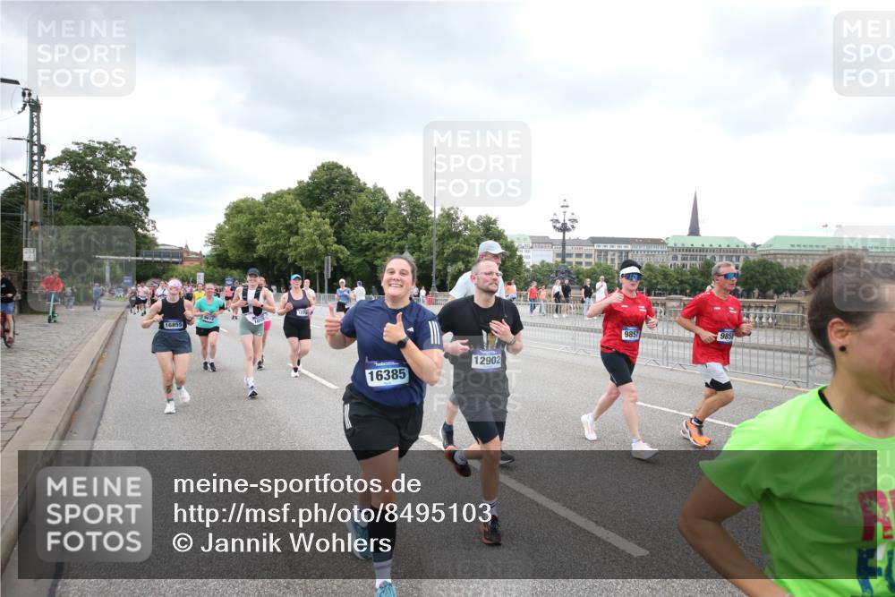29.06.2025 - hella hamburg halbmarathon Jannik Wohlers http://msf.ph/oto/8495103 29.06.2025 10:55:10 Lombardsbrücke 1616, 1873, 1917, 3101, 3115, 3244, 5220, 5222, 5483, 5487, 5575, 7548, 7680, 8527, 8626, 9614, 9618, 9857, 9858, 9956, 10094, 10559, 10593, 10885, 11109, 12695, 12902, 14727, 15081, 15116, 15289, 16267, 16336, 16385, 16855, 16926, 17019, 17392, 17396, 18670, 18972 meine-sportfotos.de