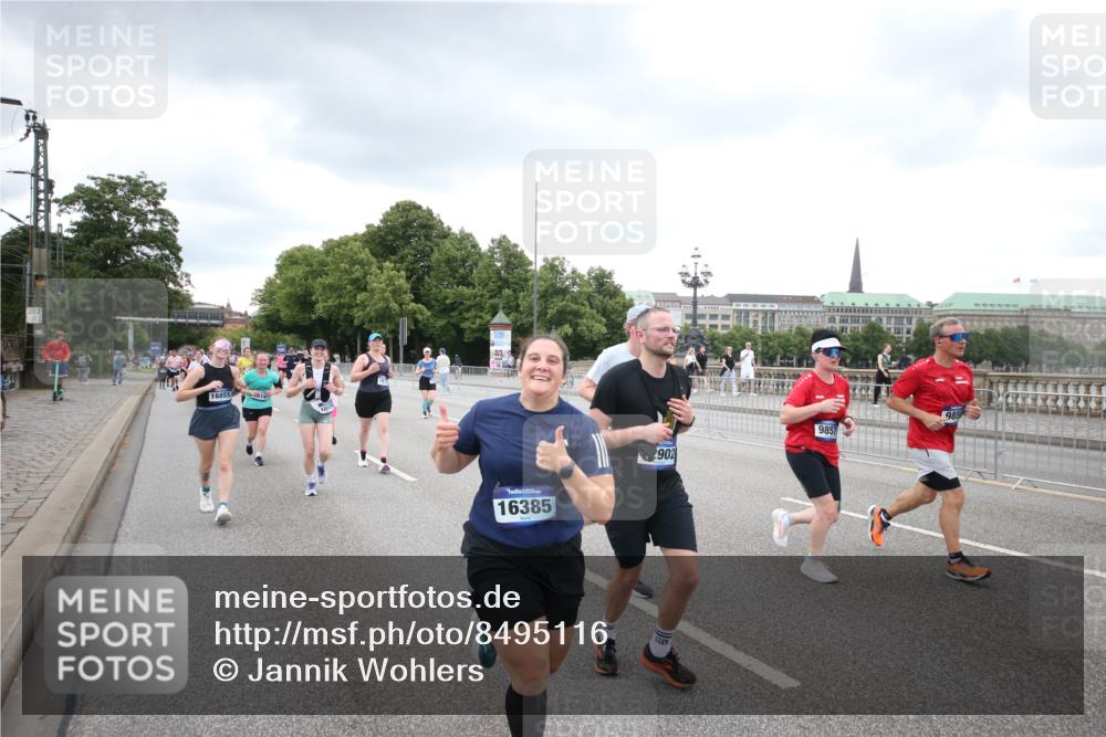 29.06.2025 - hella hamburg halbmarathon Jannik Wohlers http://msf.ph/oto/8495116 29.06.2025 10:55:10 Lombardsbrücke 1616, 1873, 1917, 3101, 3115, 3244, 5220, 5222, 5483, 5487, 5575, 7548, 7680, 8527, 8626, 9614, 9618, 9857, 9858, 9956, 10094, 10559, 10593, 10885, 11109, 12695, 12902, 14727, 15081, 15116, 15289, 16267, 16336, 16385, 16855, 16926, 17019, 17392, 17396, 18670, 18972 meine-sportfotos.de