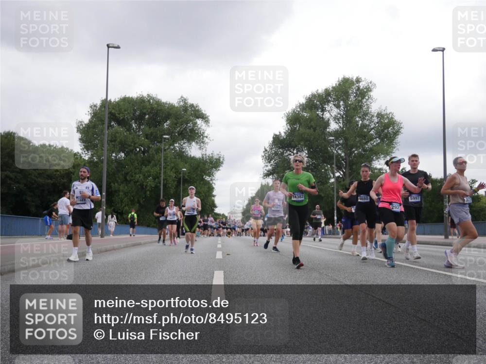 29.06.2025 - hella hamburg halbmarathon Luisa Fischer http://msf.ph/oto/8495123 29.06.2025 10:53:17 Kennedybrücke 11681, 12664, 18470, 14382, 6680, 292, 5997, 1525, 2927, 3070, 5997, 6680, 6694, 6989, 7755, 8254, 9261, 10060, 10704 meine-sportfotos.de