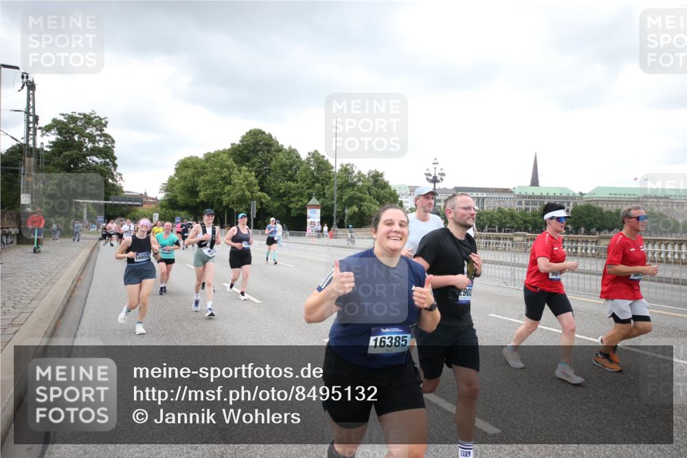 29.06.2025 - hella hamburg halbmarathon Jannik Wohlers http://msf.ph/oto/8495132 29.06.2025 10:55:10 Lombardsbrücke 1616, 1873, 1917, 3101, 3115, 3244, 5220, 5222, 5483, 5487, 5575, 7548, 7680, 8527, 8626, 9614, 9618, 9857, 9858, 9956, 10094, 10559, 10593, 10885, 11109, 12695, 12902, 14727, 15081, 15116, 15289, 16267, 16336, 16385, 16855, 16926, 17019, 17392, 17396, 18670, 18972 meine-sportfotos.de