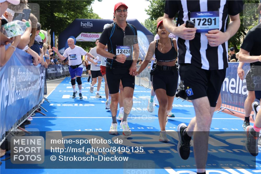 29.06.2025 - hella hamburg halbmarathon Strokosch-Dieckow http://msf.ph/oto/8495135 29.06.2025 11:32:13 Ziel 3345, 3396, 3397, 4433, 4953, 6057, 6364, 7468, 7497, 10470, 10674, 11237, 11453, 12423, 12424, 12813, 12851, 12864, 13485, 14273, 14559, 15071, 15603, 16256, 16898, 17104, 17291, 17404, 17953, 17961, 18433, 18823 meine-sportfotos.de