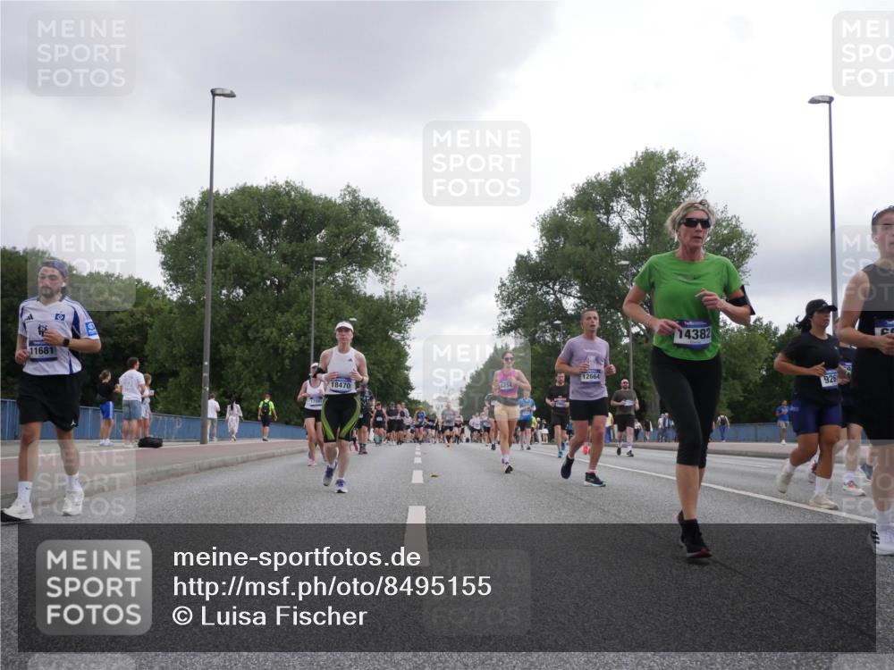 29.06.2025 - hella hamburg halbmarathon Luisa Fischer http://msf.ph/oto/8495155 29.06.2025 10:53:18 Kennedybrücke 6, 11681, 17045, 18470, 12664, 14382, 926, 1525, 2927, 3070, 5997, 6680, 6694, 6989, 7755, 8254, 9261, 10060, 10704 meine-sportfotos.de