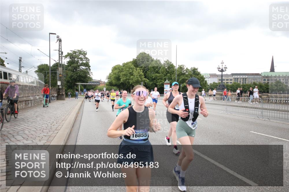 29.06.2025 - hella hamburg halbmarathon Jannik Wohlers http://msf.ph/oto/8495183 29.06.2025 10:55:12 Lombardsbrücke 1616, 1873, 1917, 3101, 3244, 5220, 5222, 5487, 5575, 7548, 7680, 8527, 8626, 8648, 9614, 9618, 9857, 9858, 9956, 10094, 10436, 10438, 10559, 10593, 10885, 12695, 12902, 13504, 14727, 15081, 15116, 15289, 16267, 16336, 16651, 16768, 16855, 16926, 17019, 17392, 17396, 18670, 18907, 18972 meine-sportfotos.de